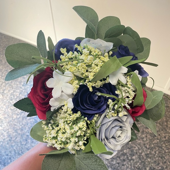 Bridesmaid Bouquets - Picture 2 of 3